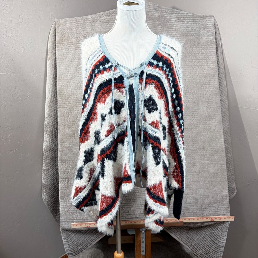 Idyllwind Miranda Lambert Eyelash Knit Poncho Sweater Southwestern Lace Up Small